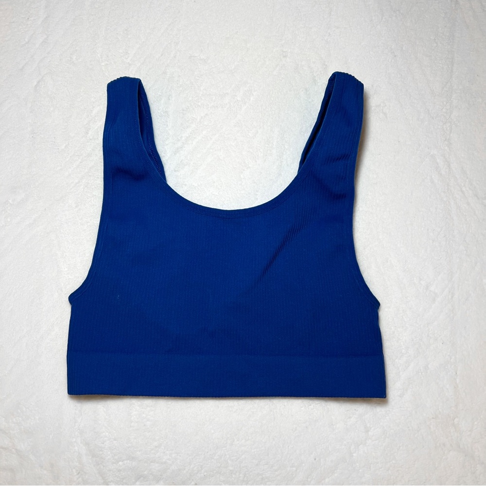 aritzia sunday best sinch seamless bra top SOLD